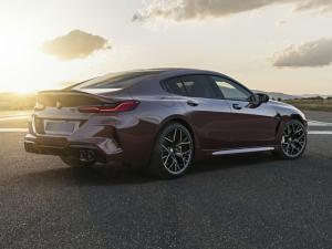 Angled right rear view of 2021 BMW M8