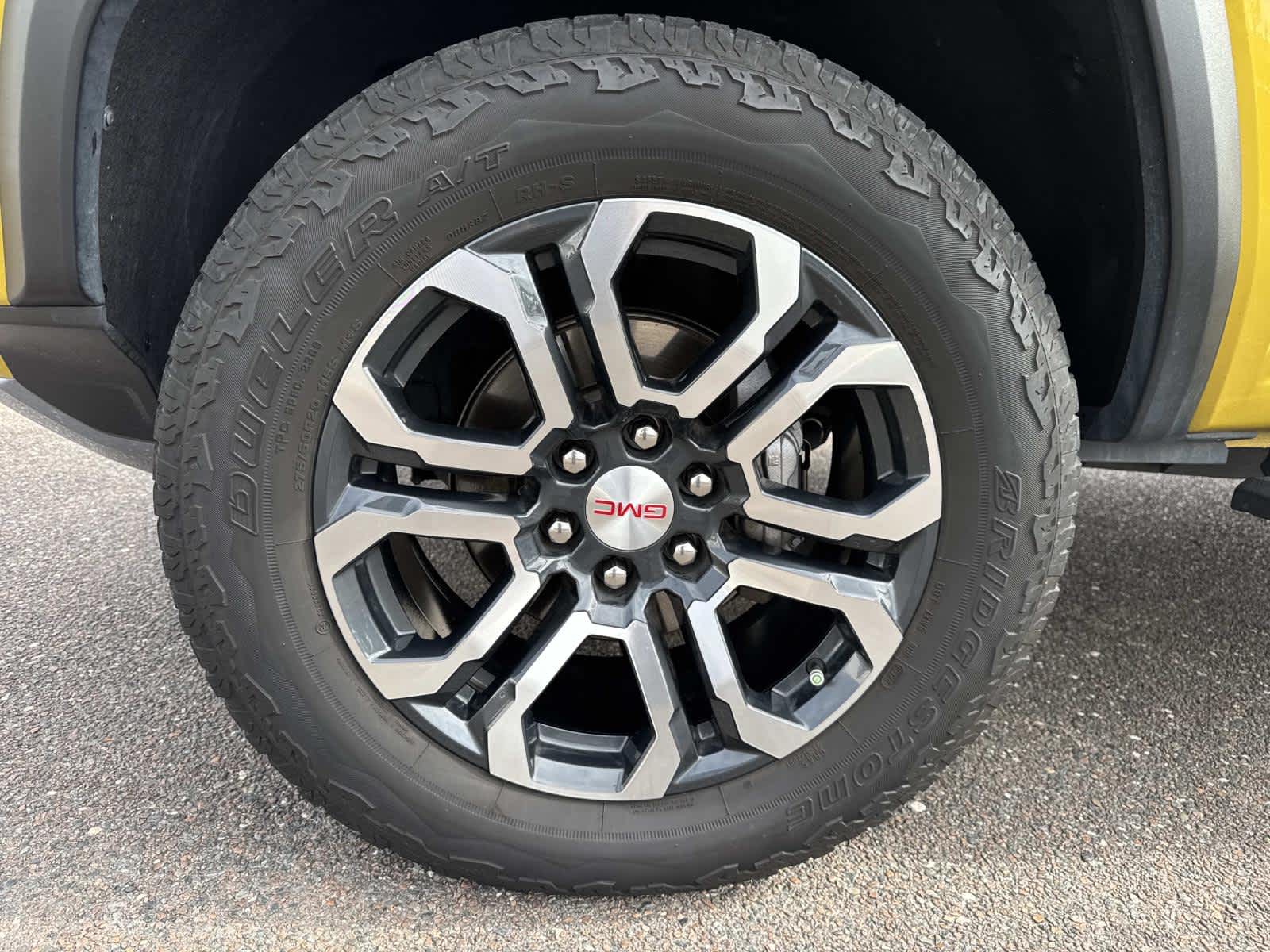 2024 GMC Canyon 4WD AT4