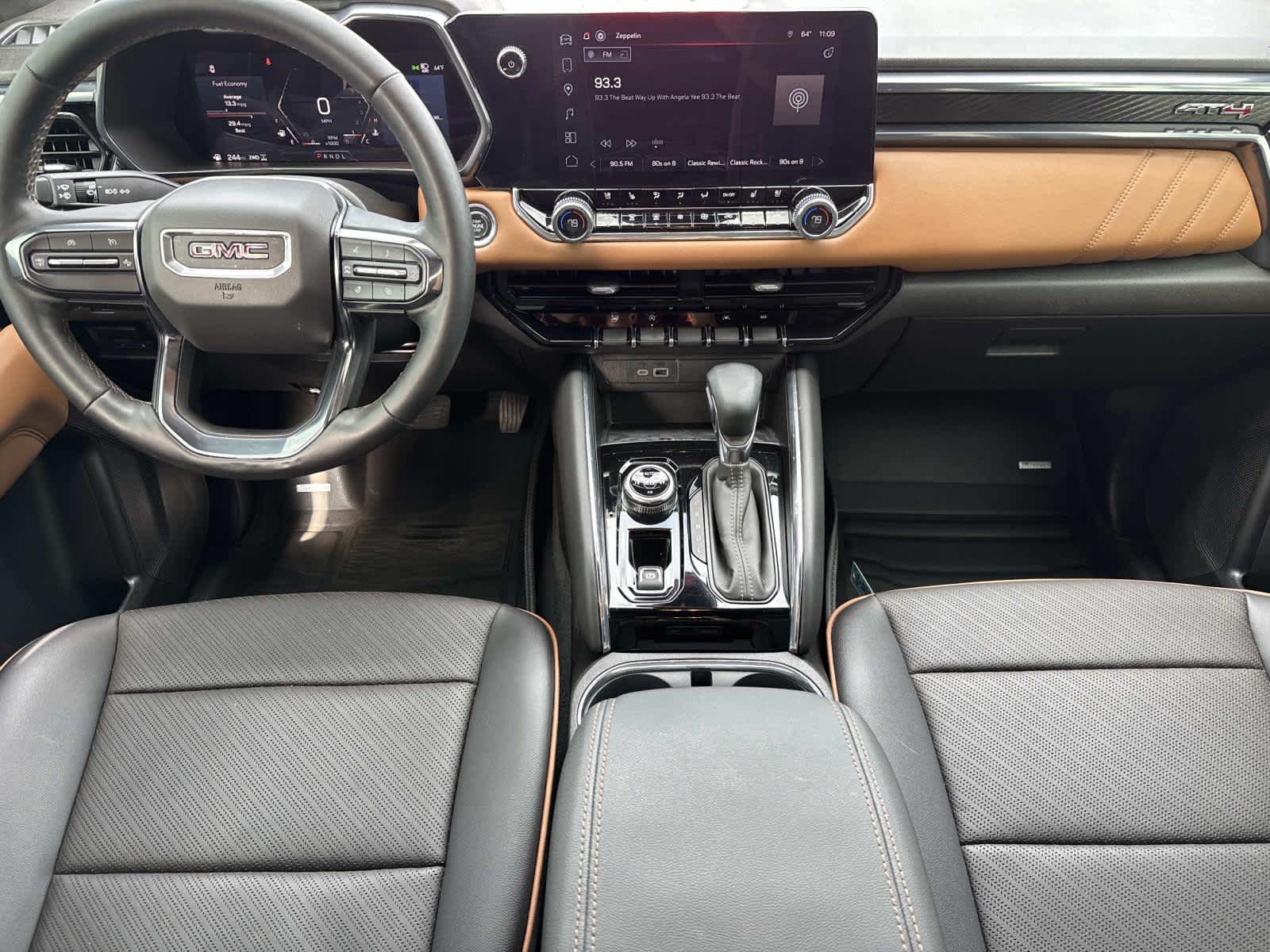 2024 GMC Canyon 4WD AT4