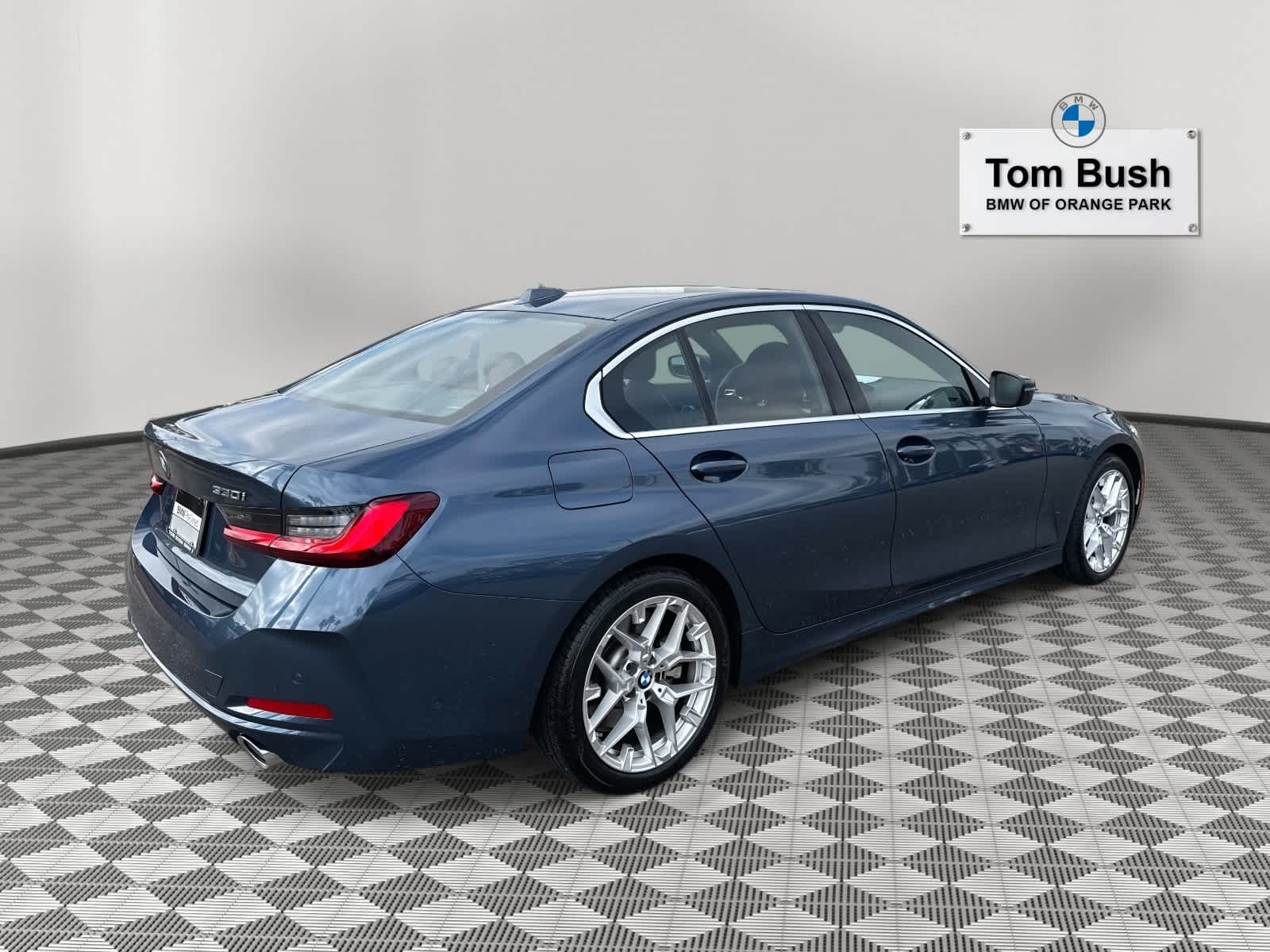 2025 BMW 3 Series 330i