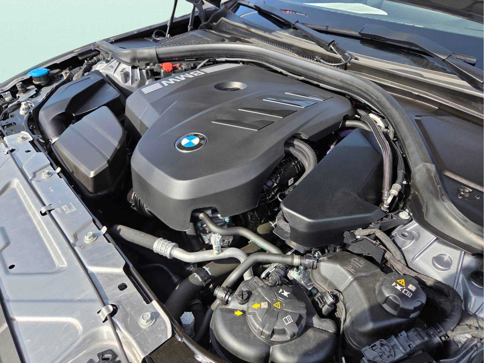 2025 BMW 330i 330i