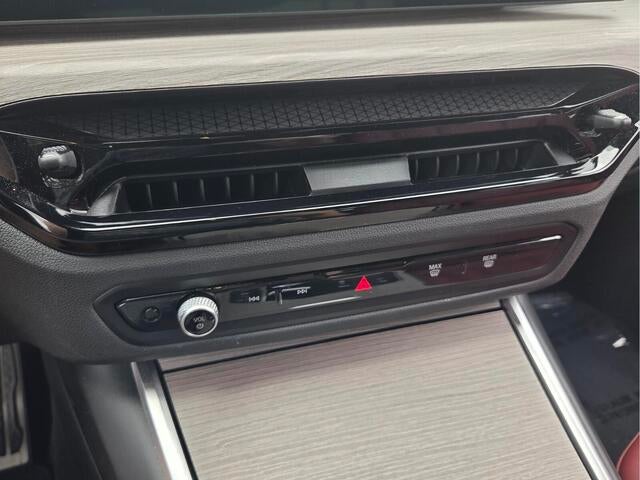 2025 BMW 330i 330i