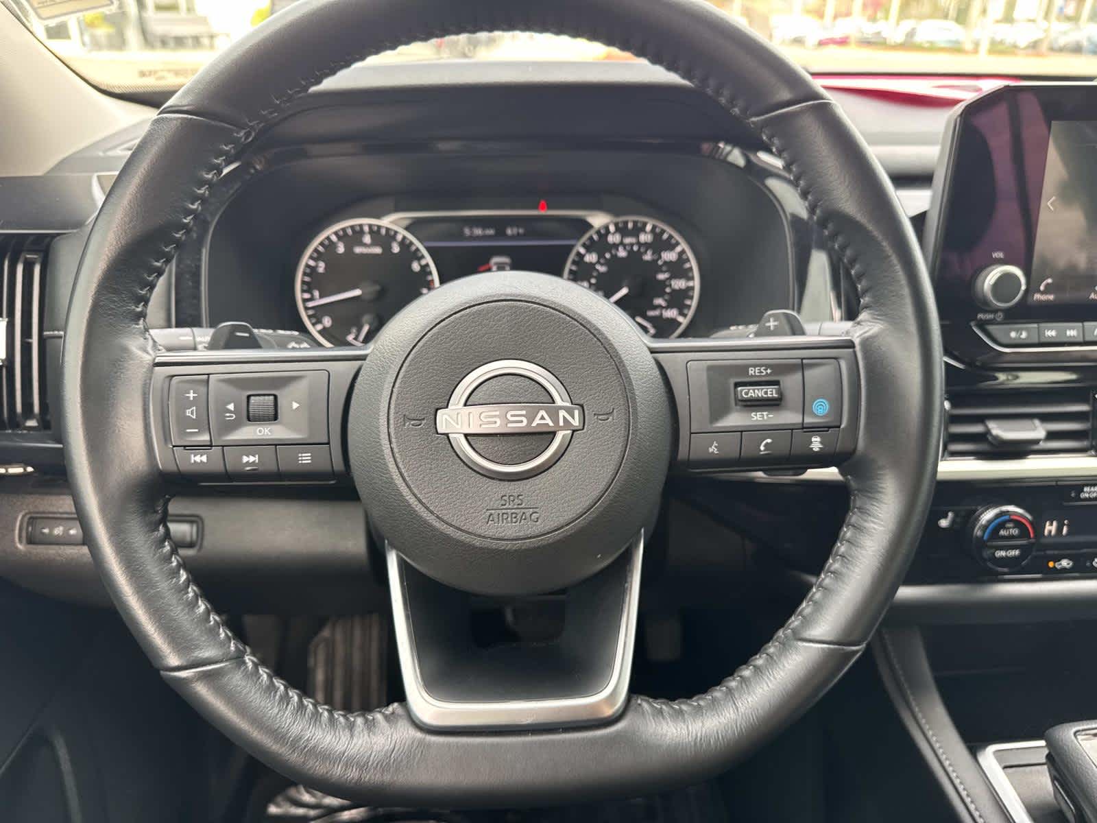 2024 Nissan Pathfinder SV