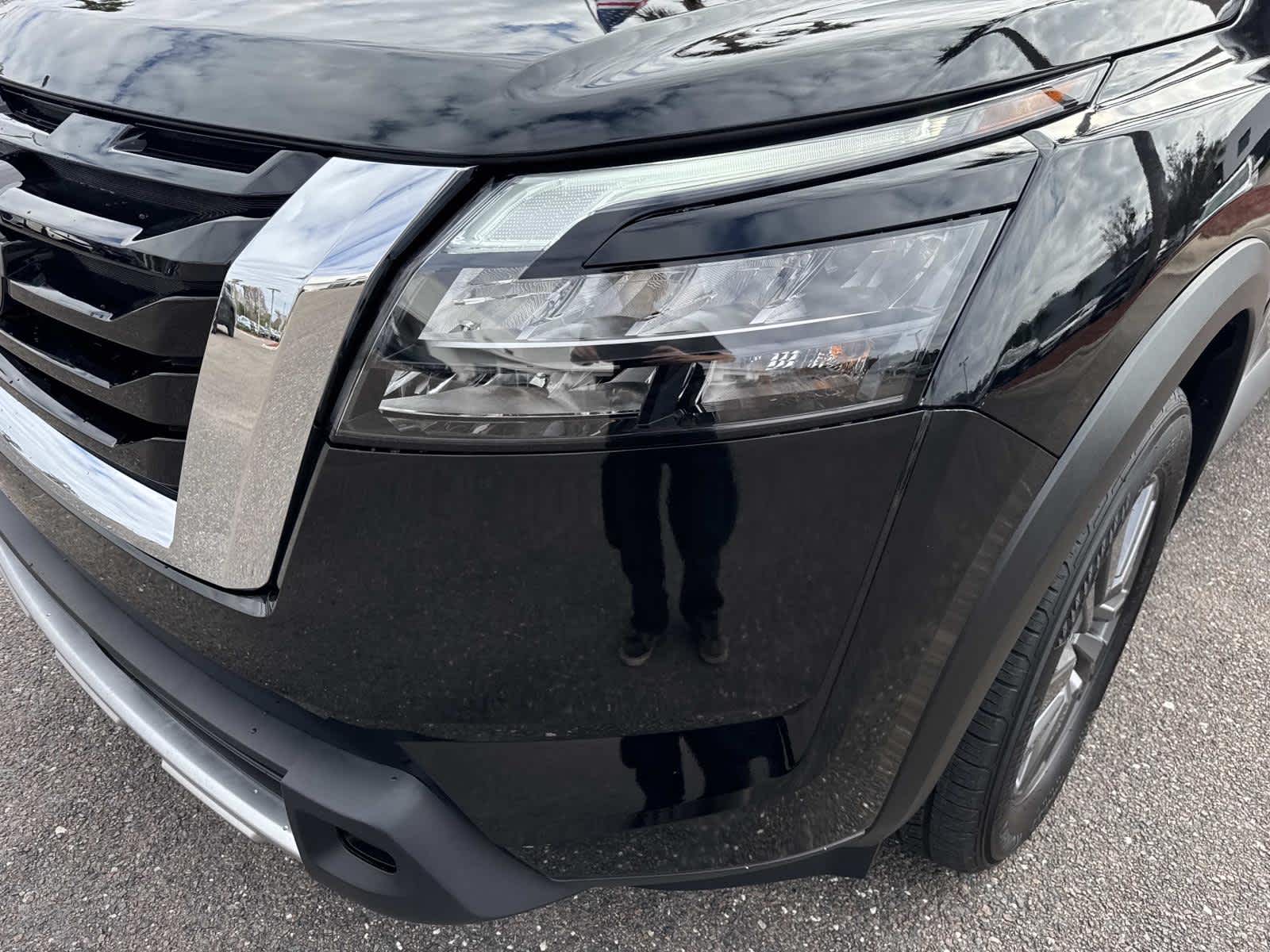 2024 Nissan Pathfinder SV