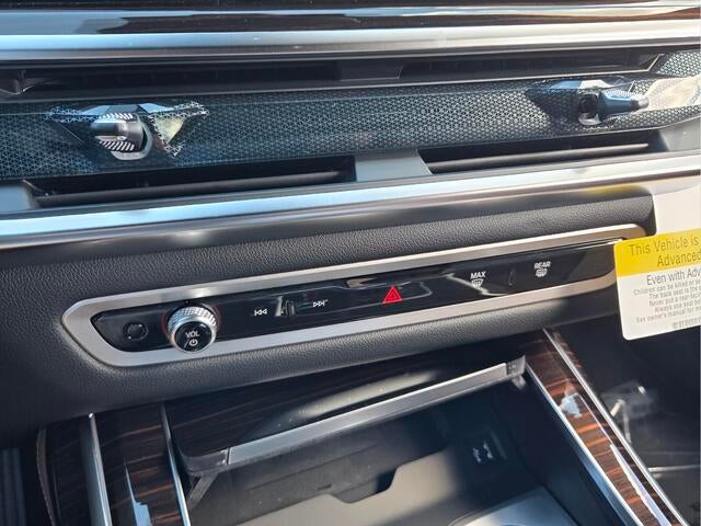 2027 BMW X7 xDrive40i xDrive40i