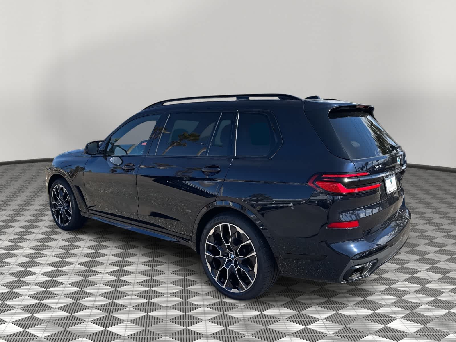 2025 BMW X7 M60i M60i