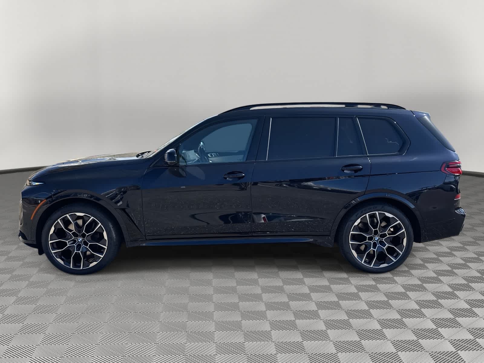 2025 BMW X7 M60i M60i