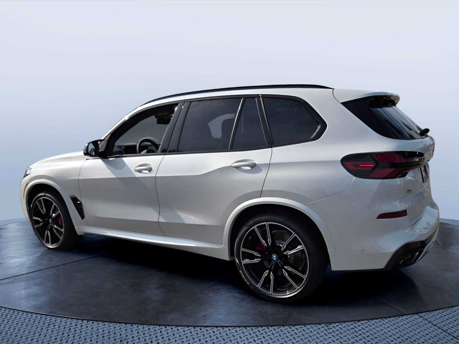 2026 BMW X5 M60i M60i
