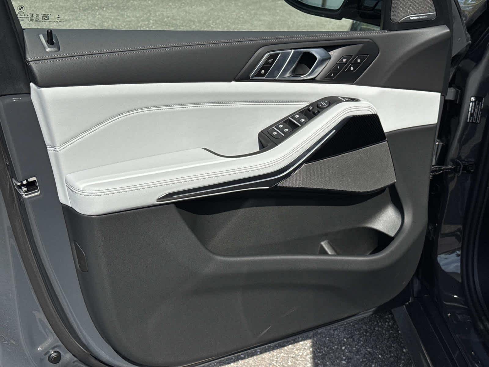 2026 BMW X5 M60i M60i