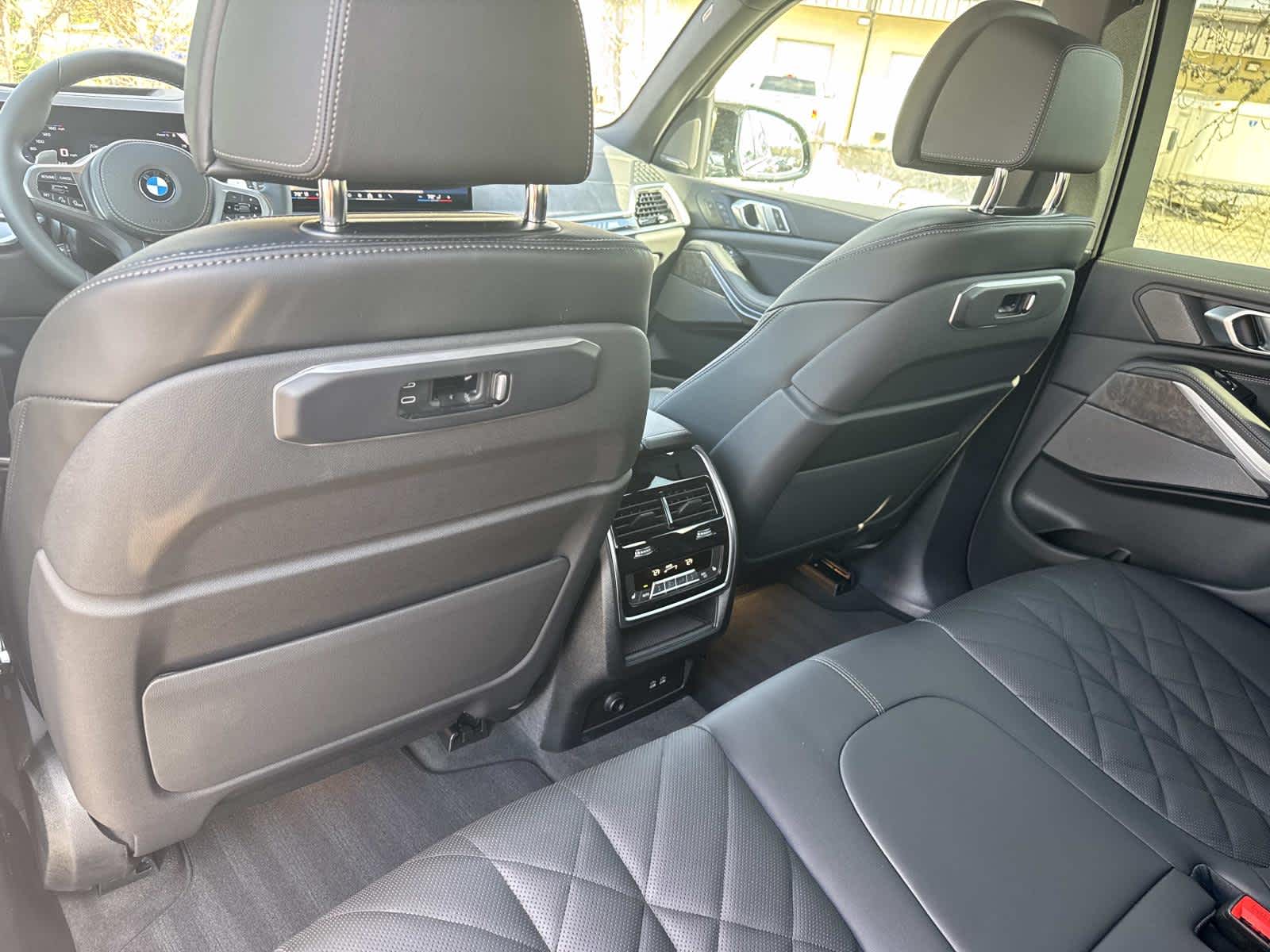 2026 BMW X5 M60i M60i