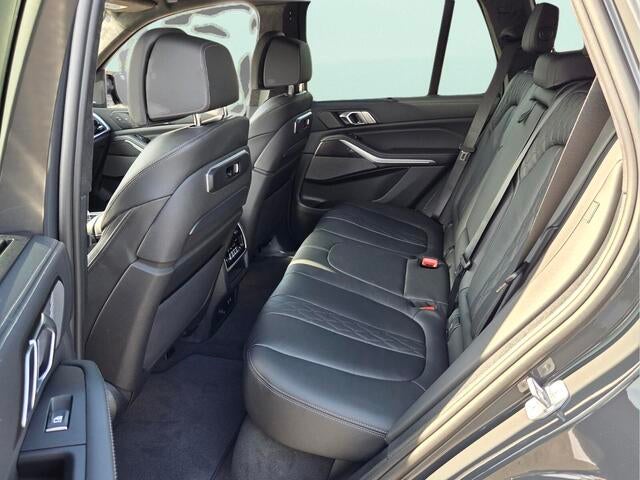 2026 BMW X5 M60i M60i
