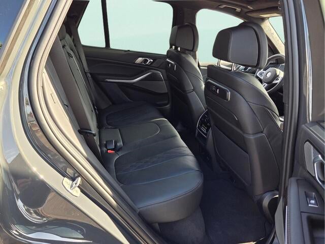 2026 BMW X5 M60i M60i