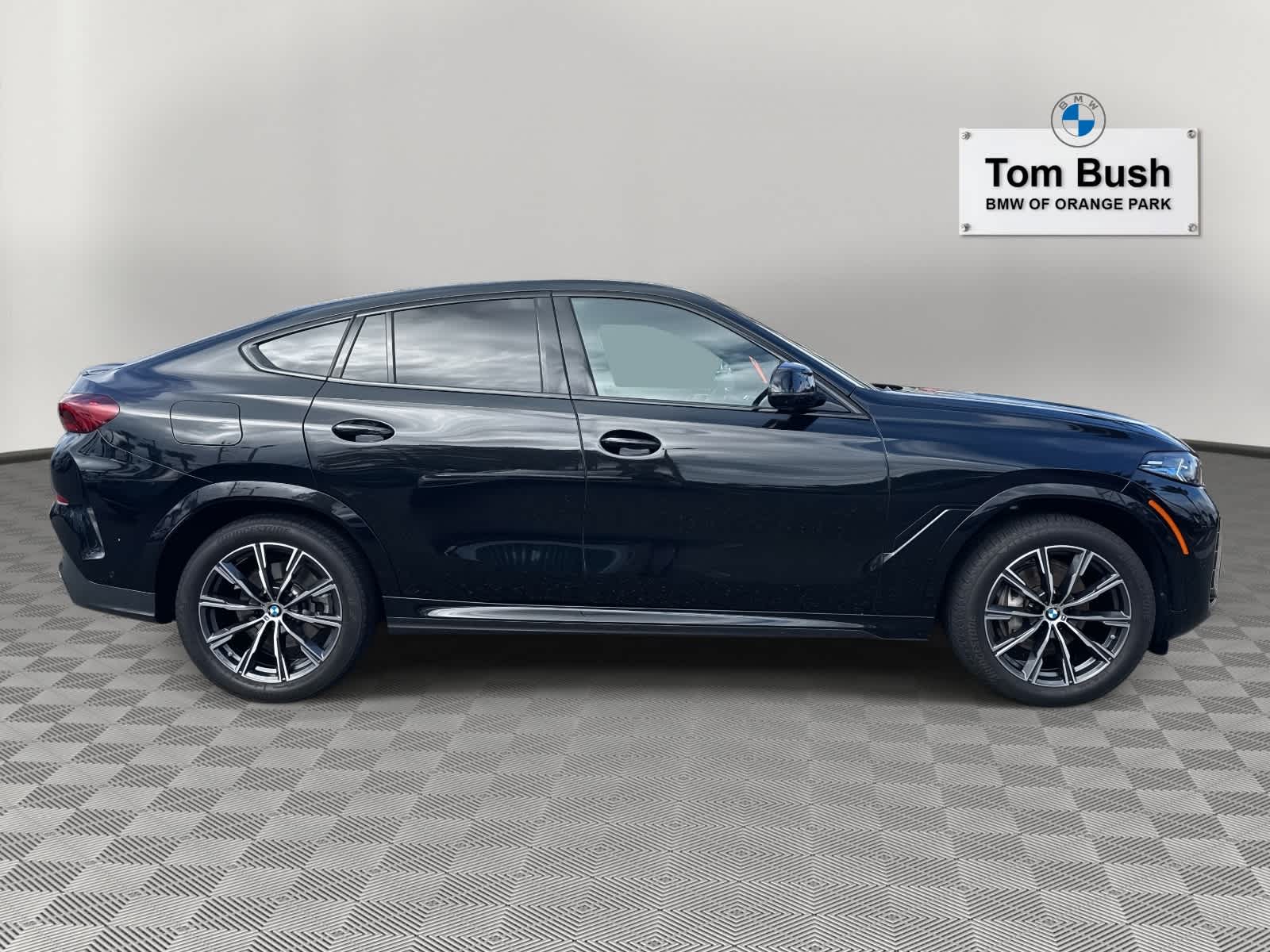 2025 BMW X6 xDrive40i