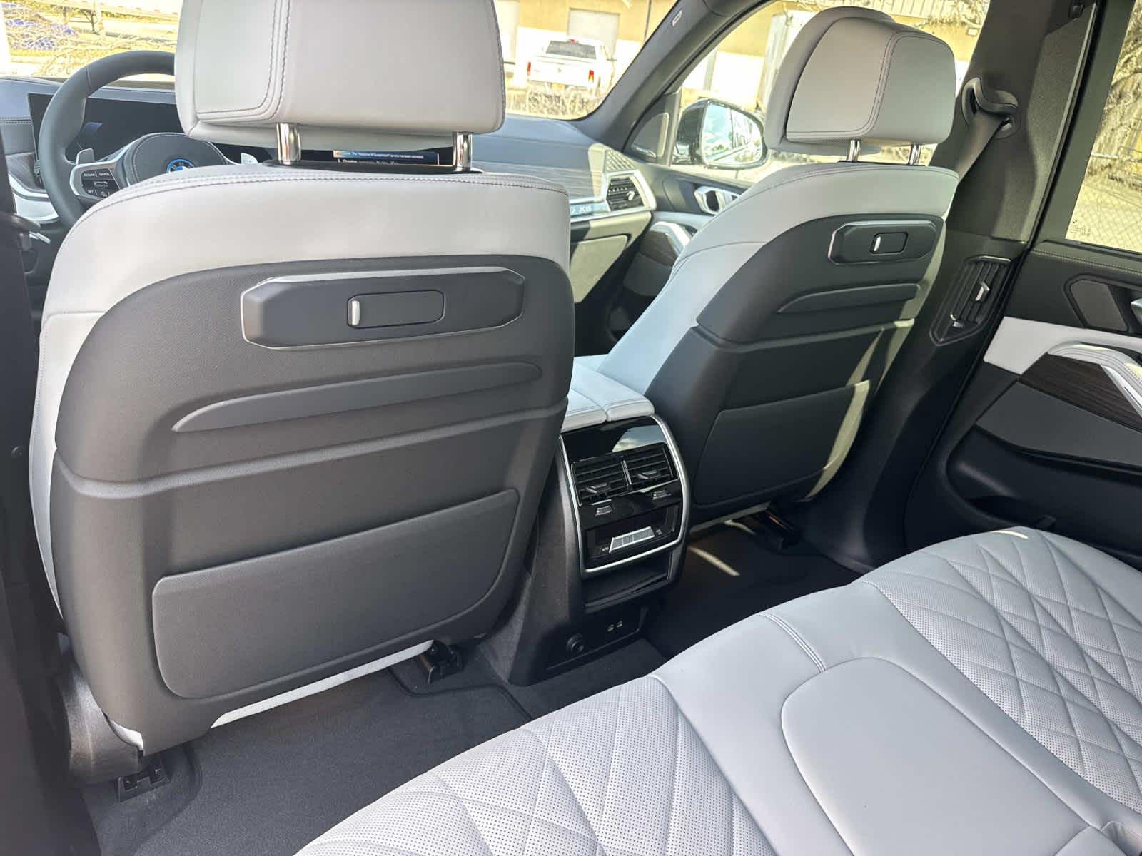 2026 BMW X5 xDrive50e xDrive50e