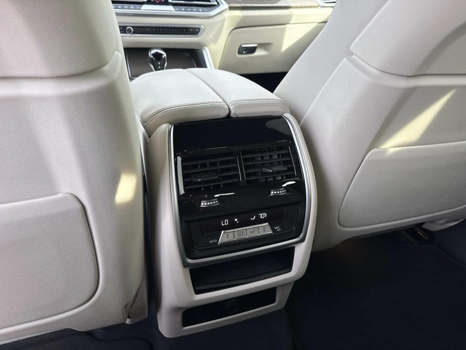 2023 BMW X6 xDrive40i xDrive40i