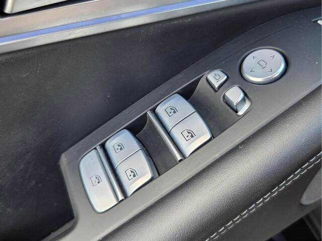 2023 BMW XM Base