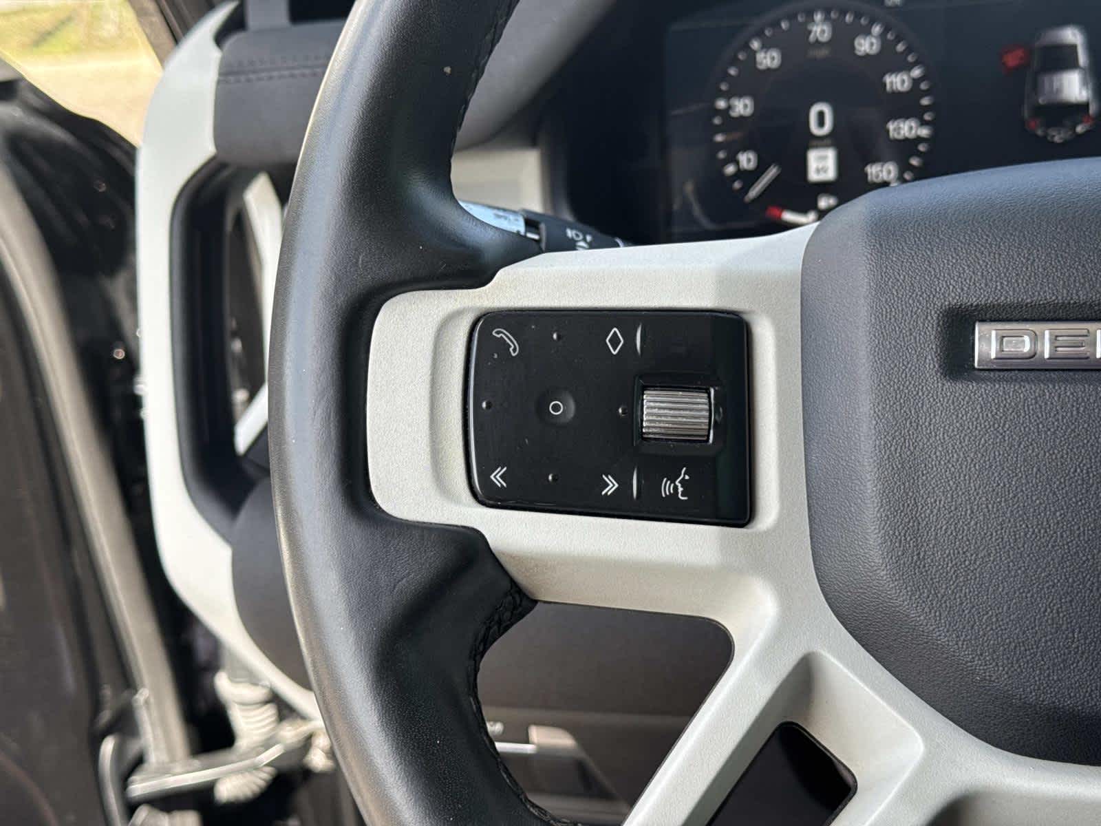 2020 Land Rover Defender SE