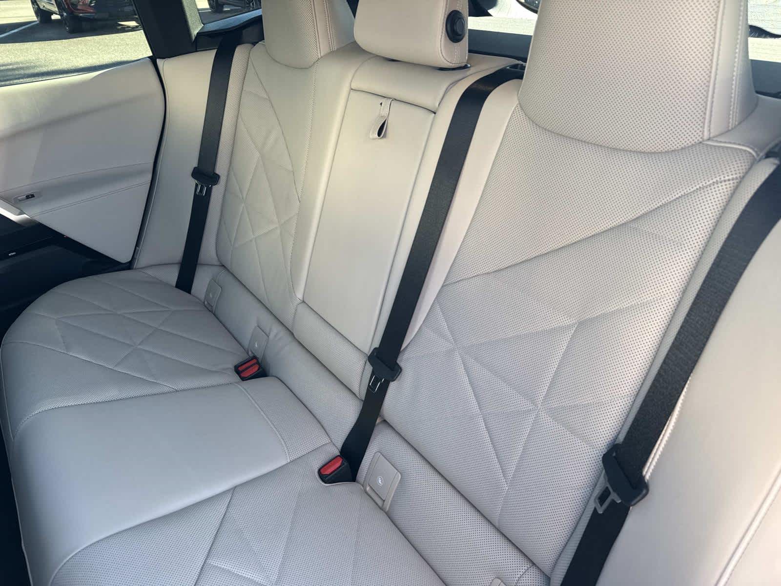 2025 BMW iX xDrive50