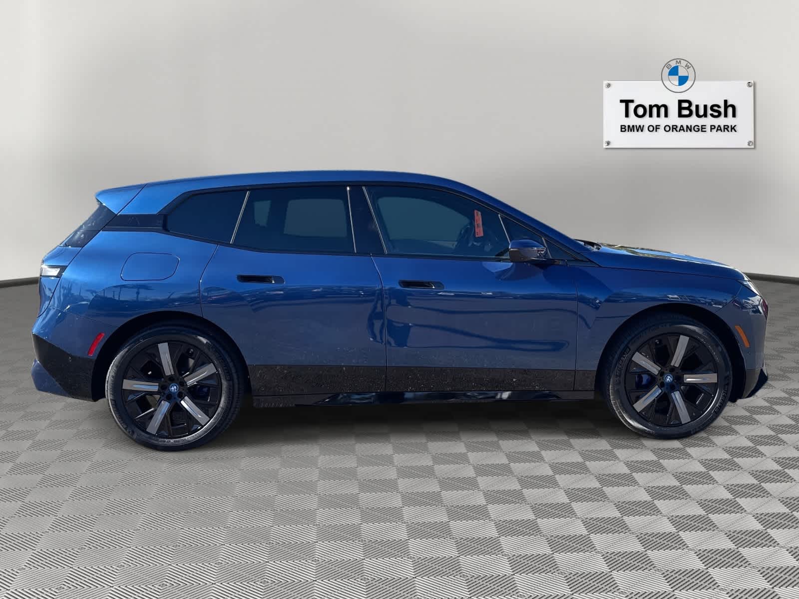 2025 BMW iX xDrive50