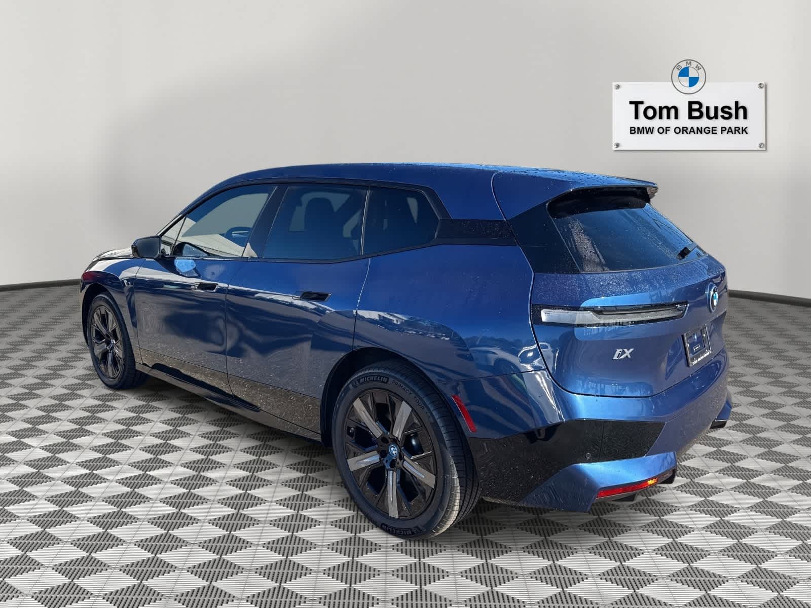 2025 BMW iX xDrive50