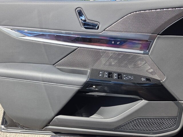 2026 BMW 740i 740i