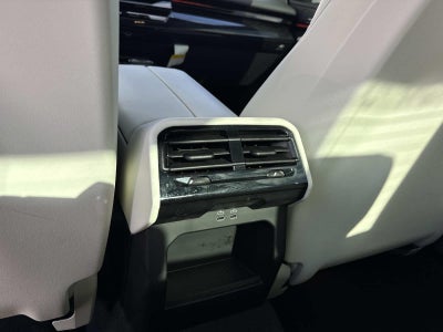 2025 BMW 5 Series 530i