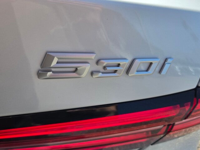 2027 BMW 530i 530i