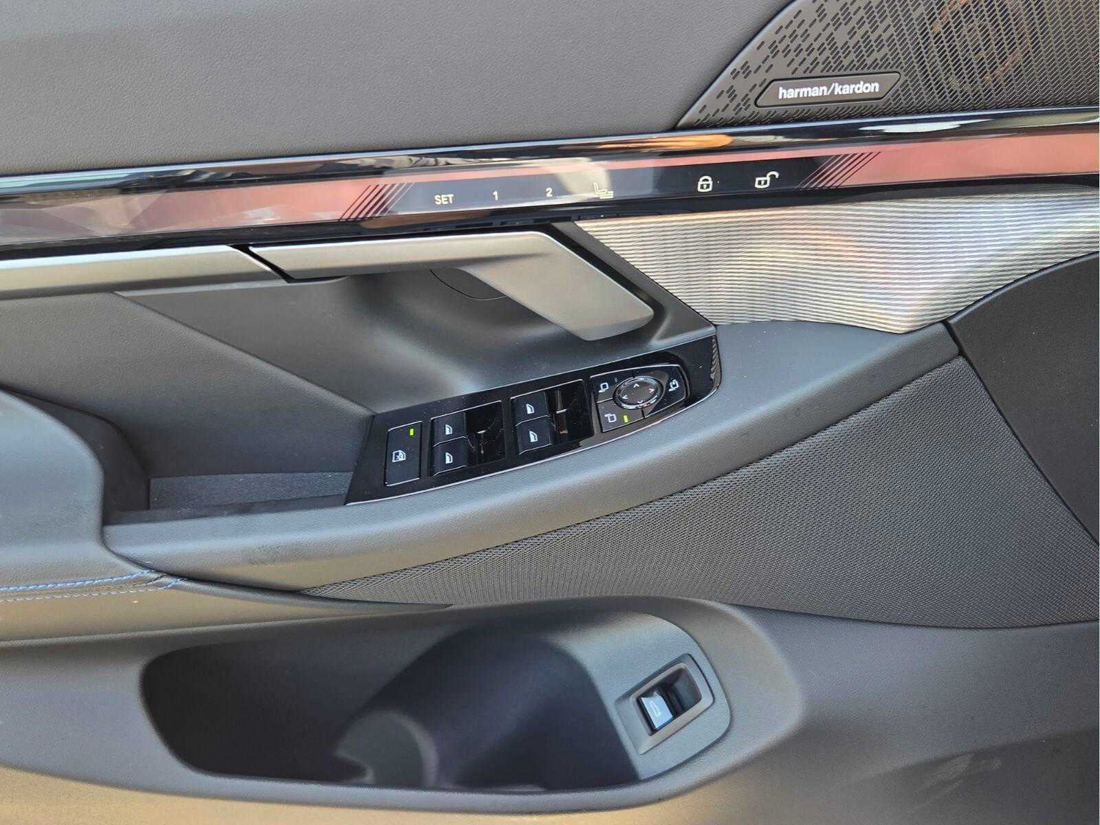 2027 BMW 530i 530i