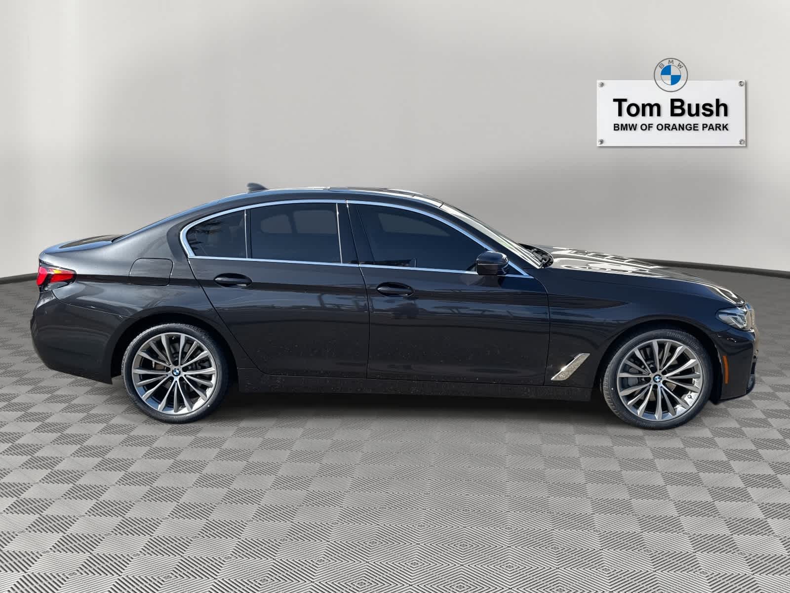 2023 BMW 5 Series 530i