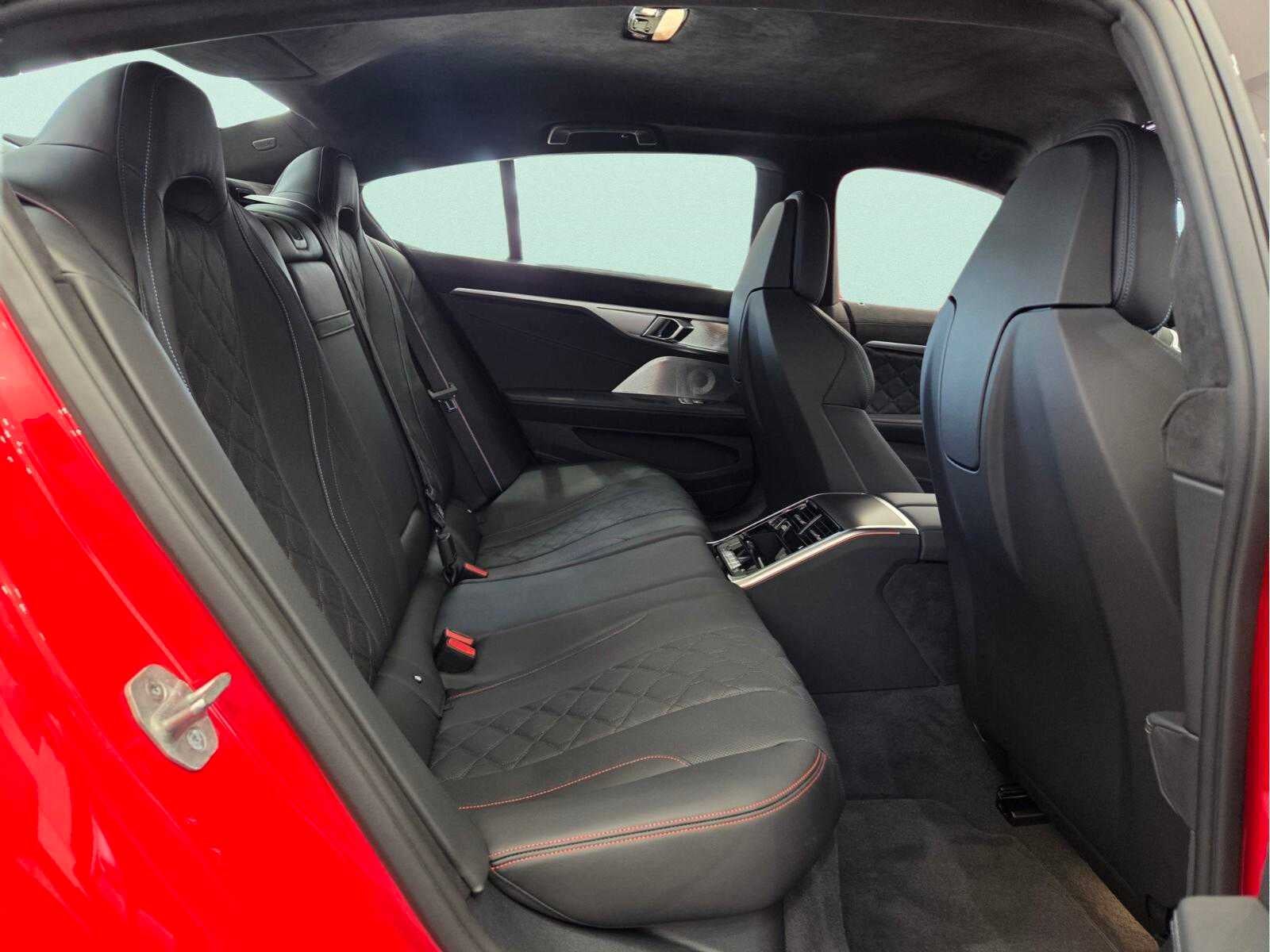 2026 BMW M850i xDrive M850i