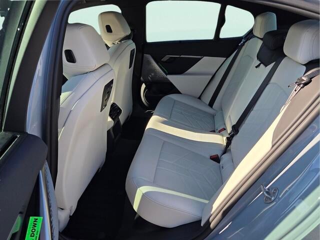 2026 BMW i5 xDrive40