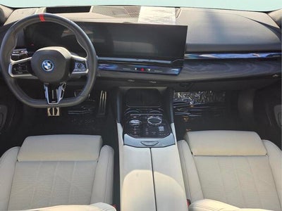 2025 BMW i5 M60