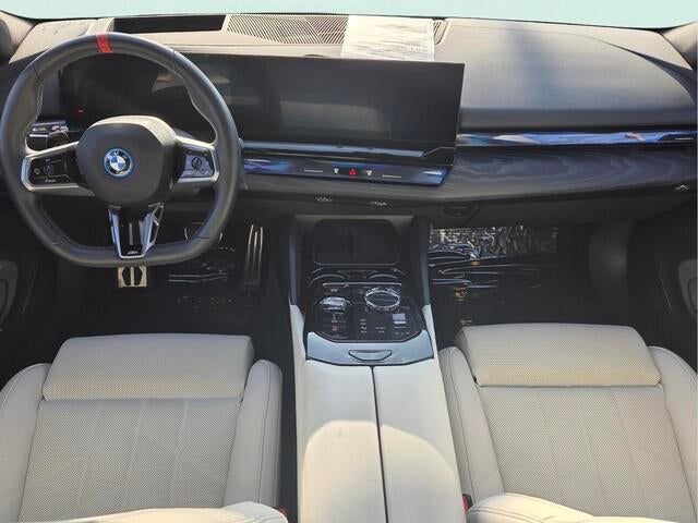 2025 BMW i5 M60