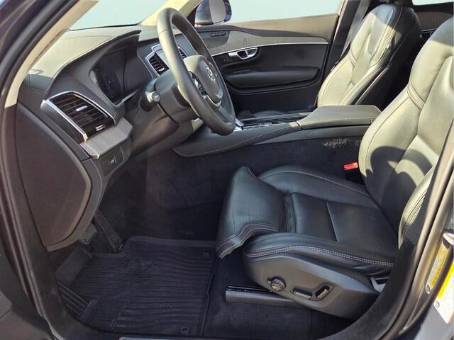 2024 Volvo XC90 Ultimate Bright Theme