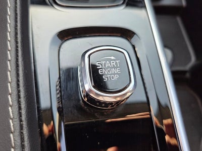 2024 Volvo XC90 Ultimate Bright Theme