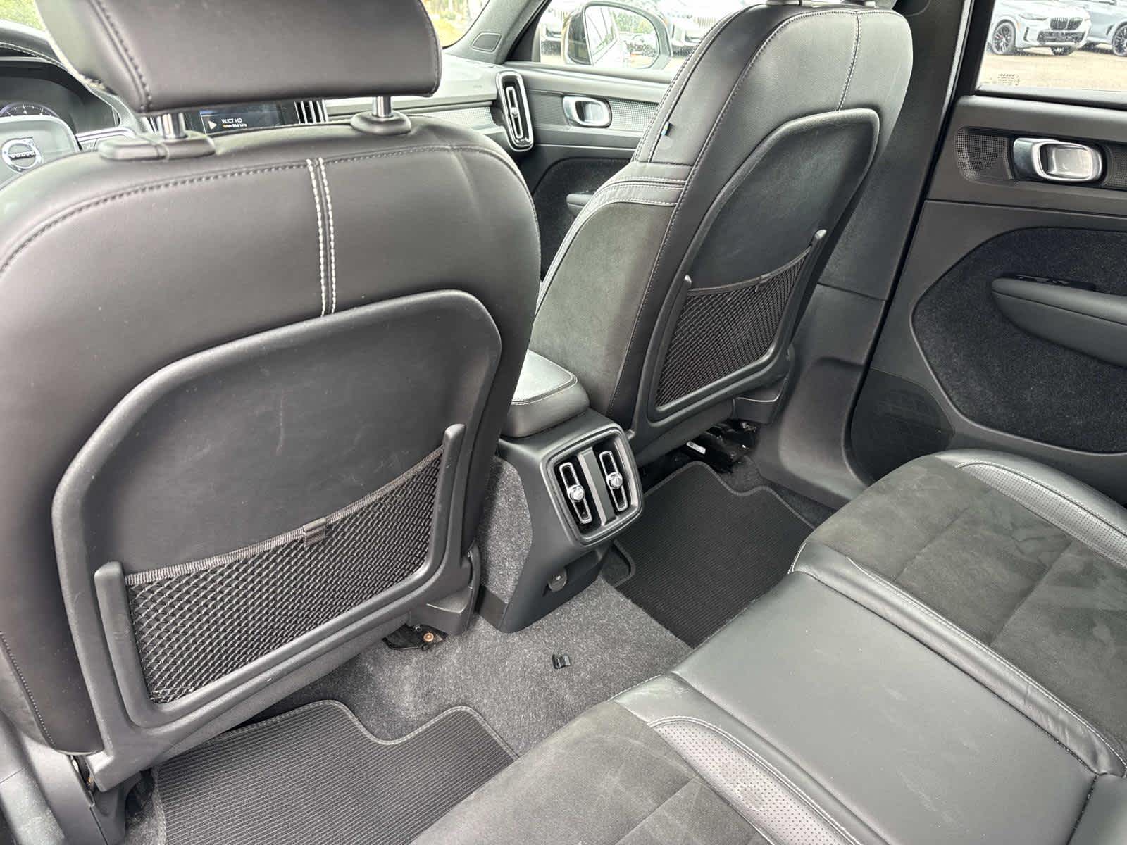 2020 Volvo XC40 R-Design