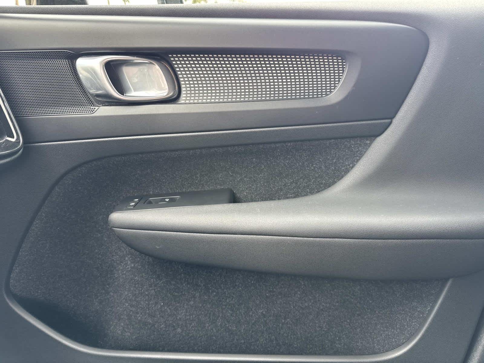 2020 Volvo XC40 R-Design