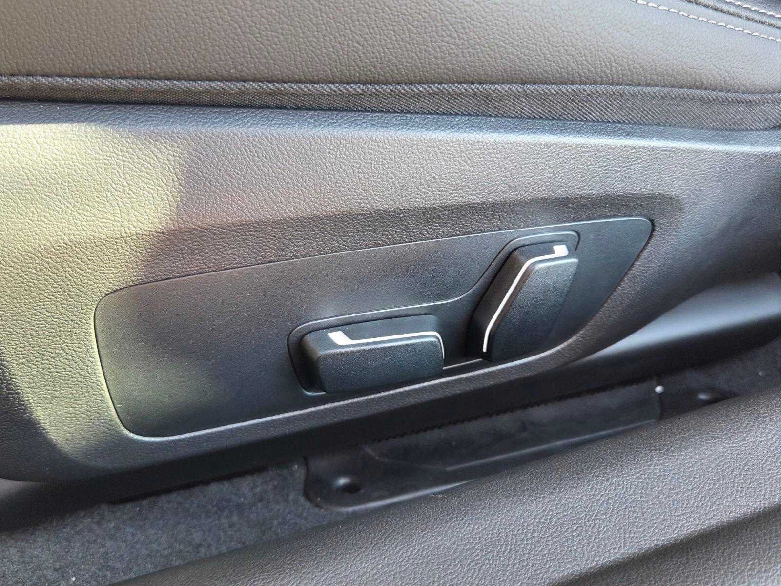 2026 BMW 230i 230i