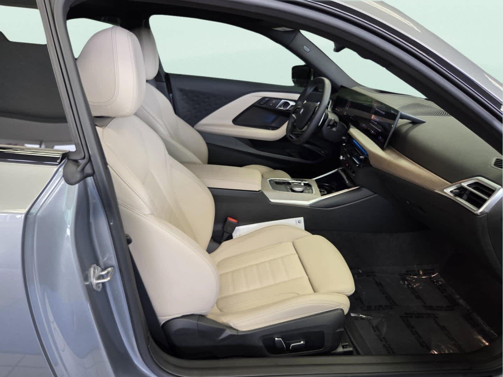 2026 BMW 230i 230i