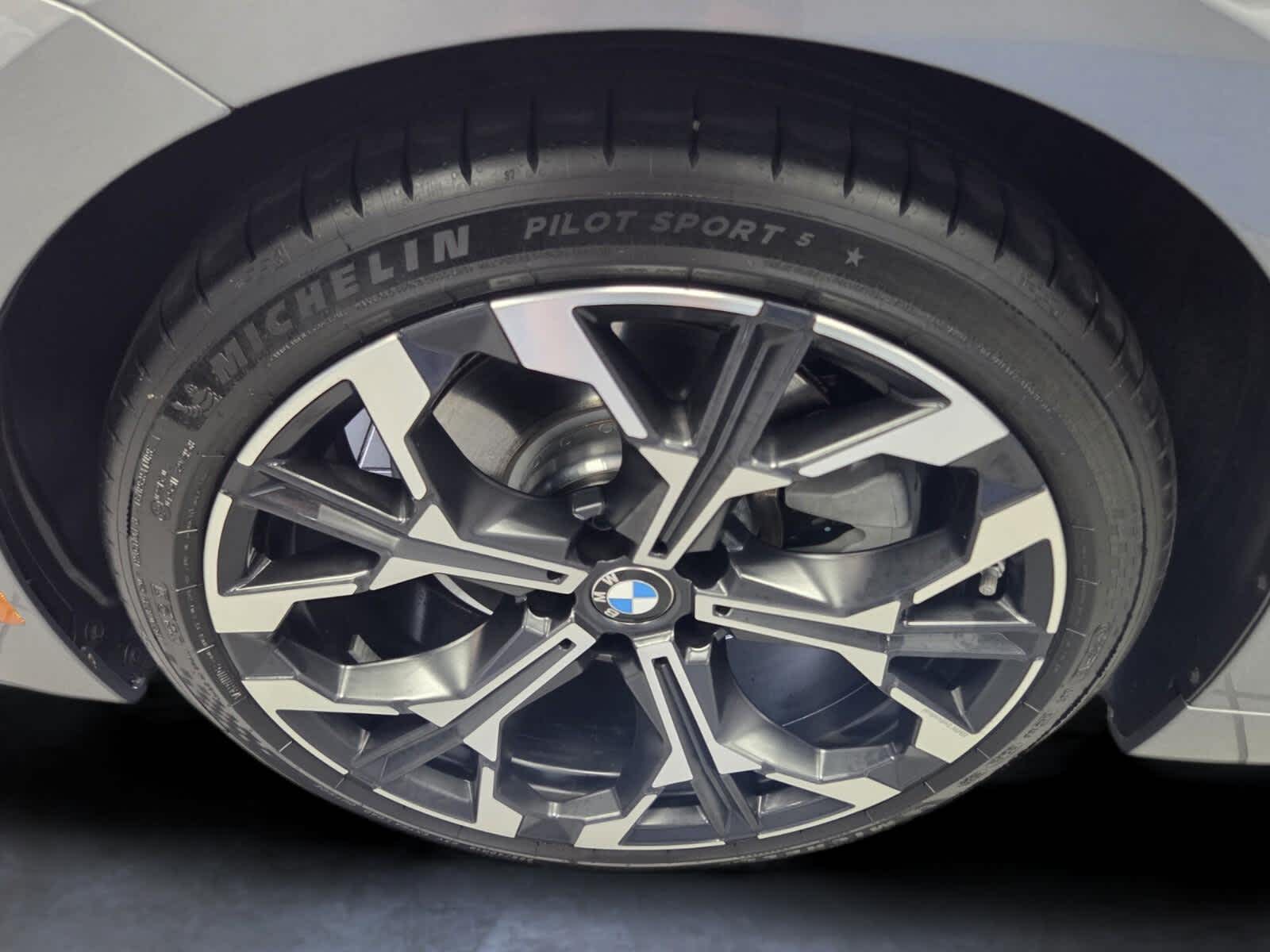 2026 BMW 230i 230i