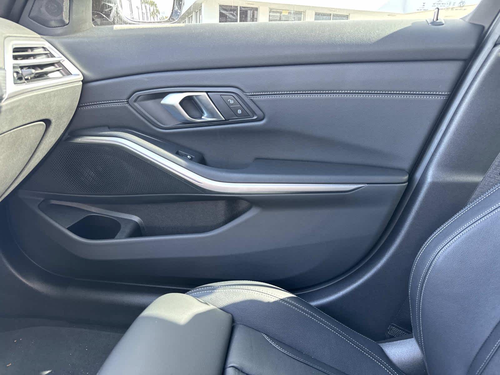 2025 BMW 3 Series 330i