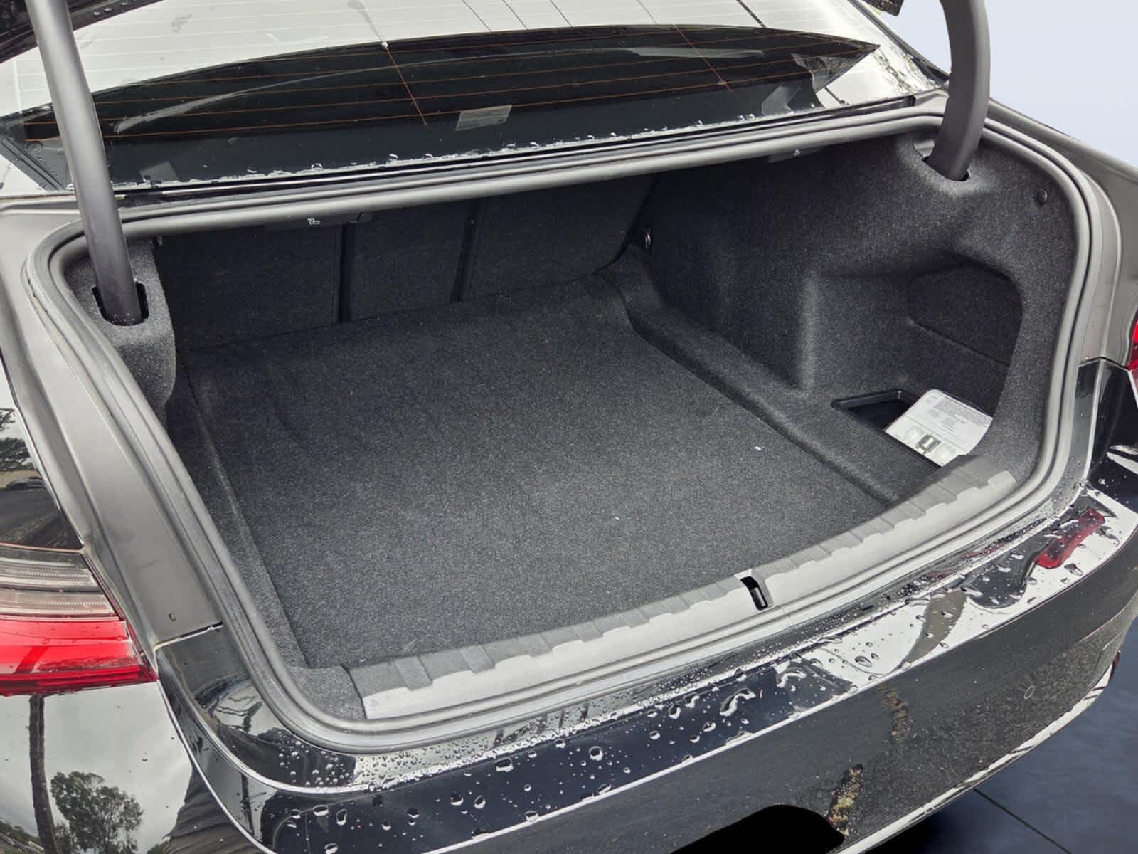 2024 BMW 330i 330i