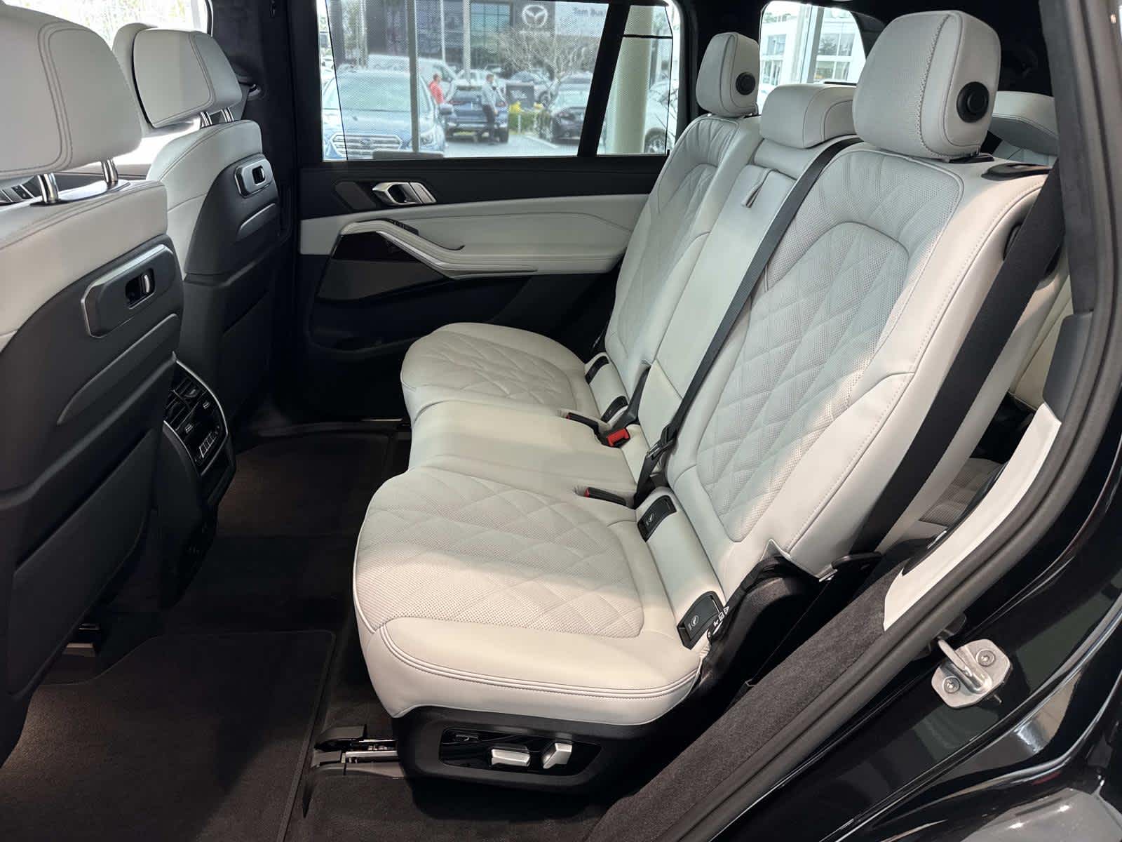 2026 BMW X7 xDrive40i xDrive40i