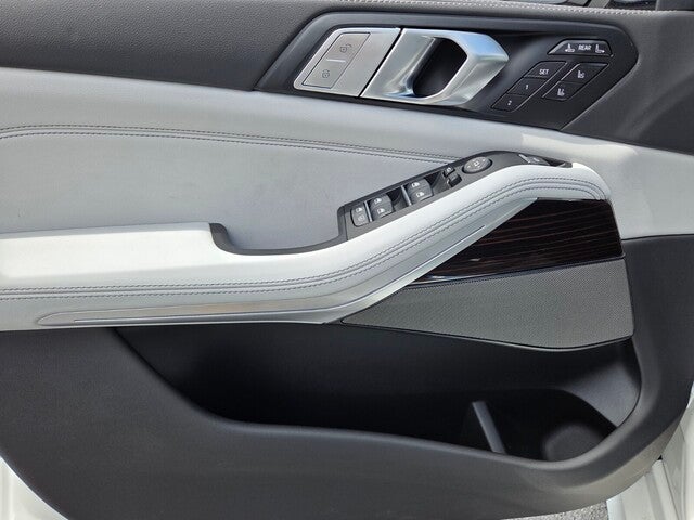 2026 BMW X7 xDrive40i xDrive40i