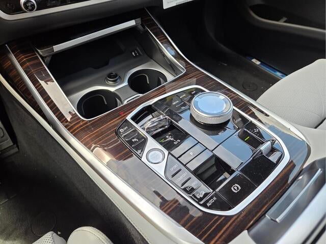 2026 BMW X7 xDrive40i xDrive40i