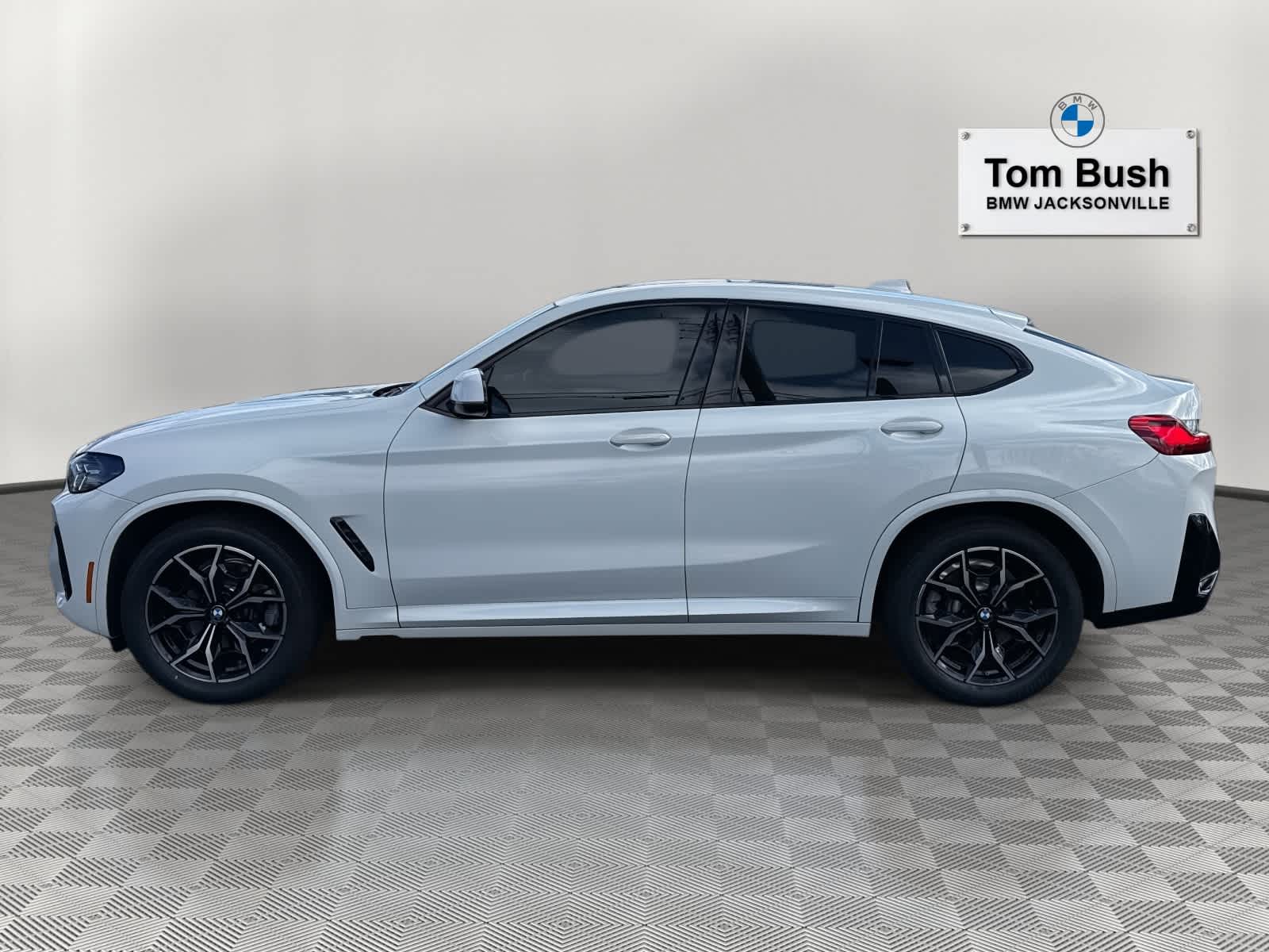 2023 BMW X4 xDrive30i
