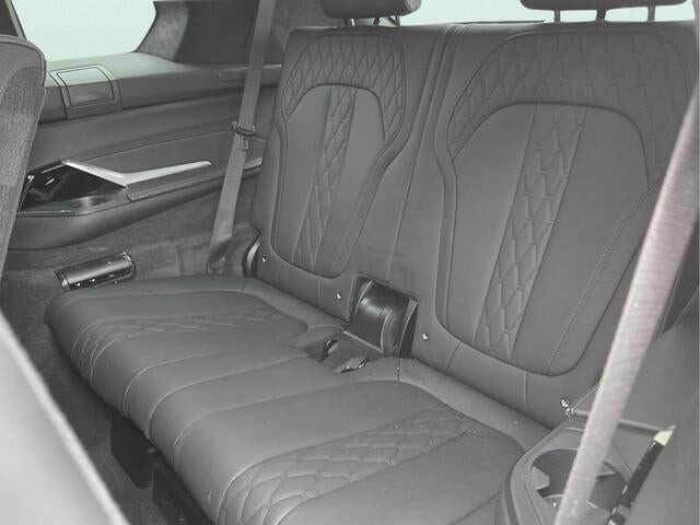 2025 BMW X7 M60i M60i