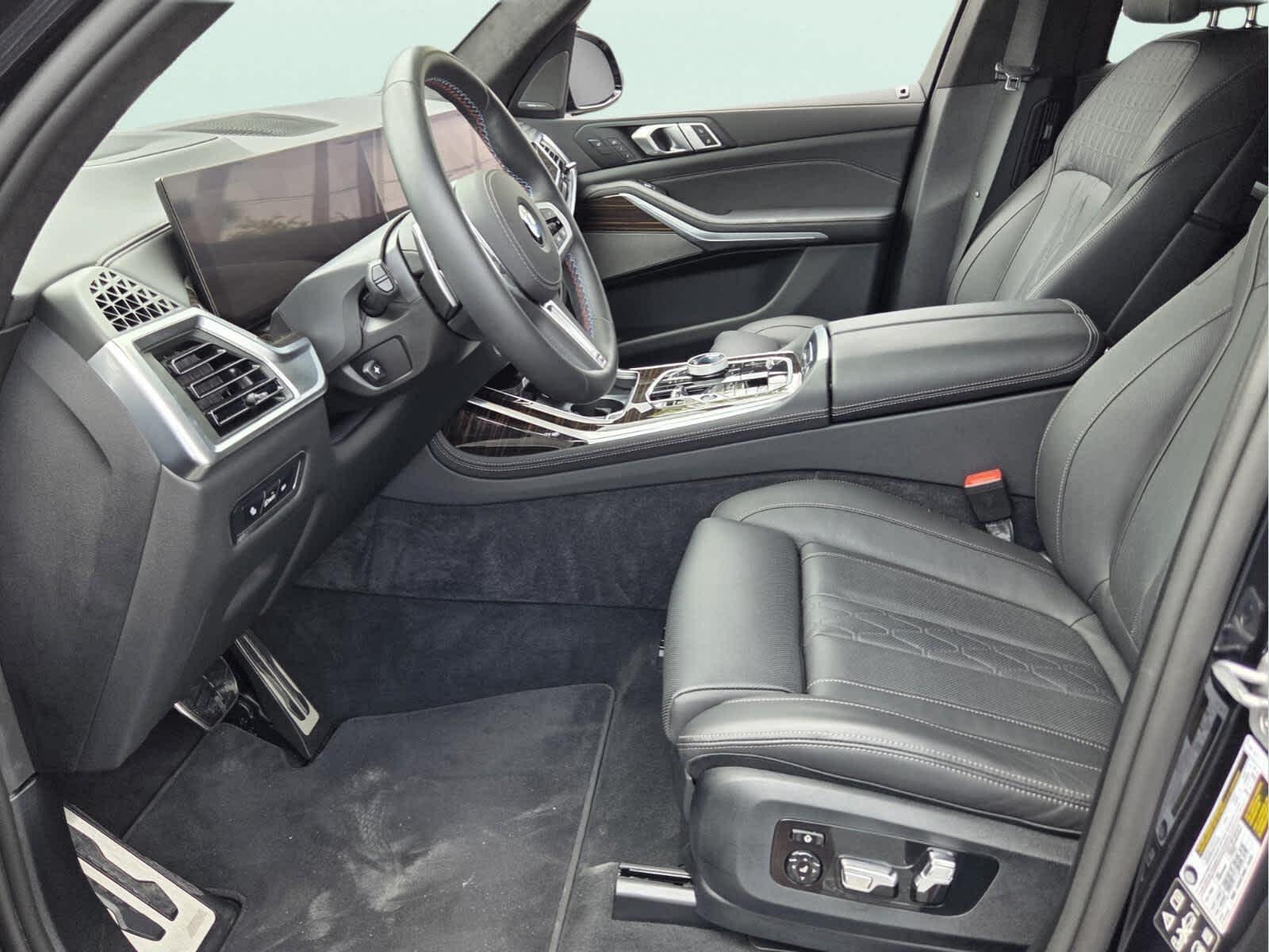 2025 BMW X7 M60i M60i