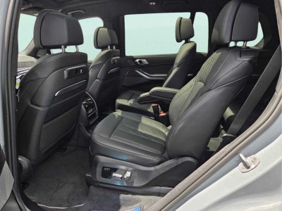 2027 BMW X7 M60i M60i