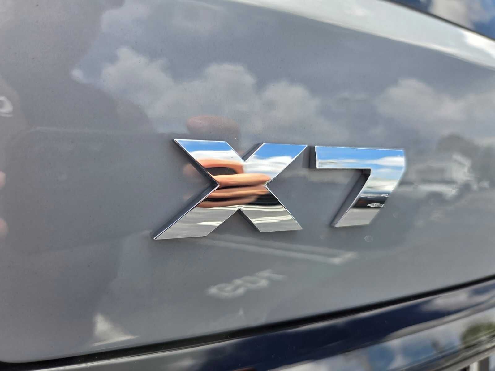 2027 BMW X7 M60i M60i